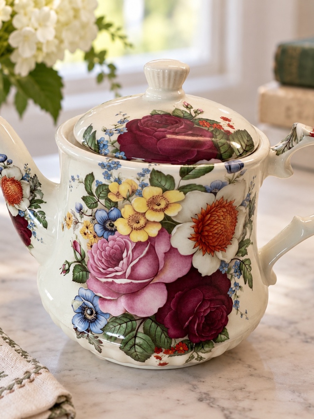 Sadler teapot. Made in England.